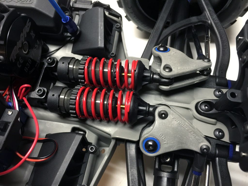 Traxxas E-Revo Brushless shock system